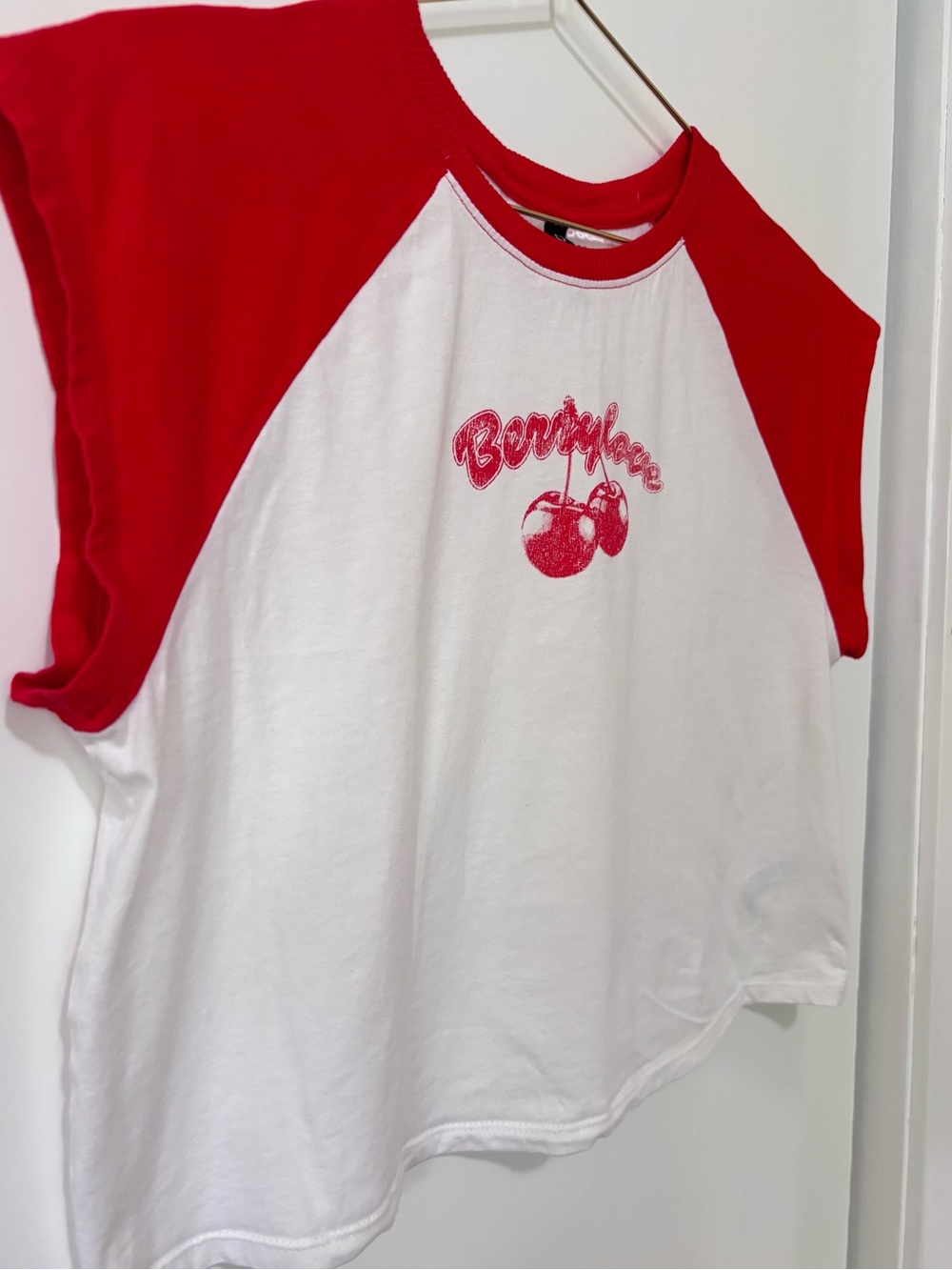 H&M| Divided| Cute White Crop Top with Red Cap Sleeves & Cherry Graphic Sz XL - Picture 4 of 7